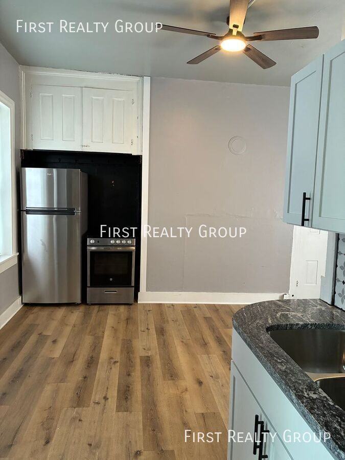 111 S Main St #4 - Photo 4 of 7