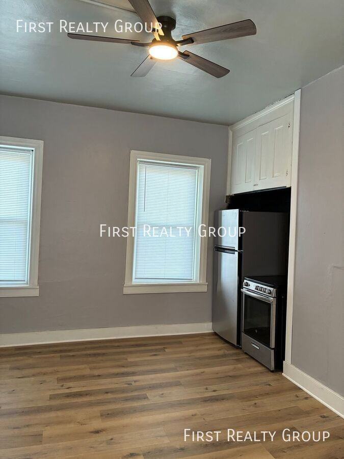 111 S Main St #4 - Photo 5 of 7