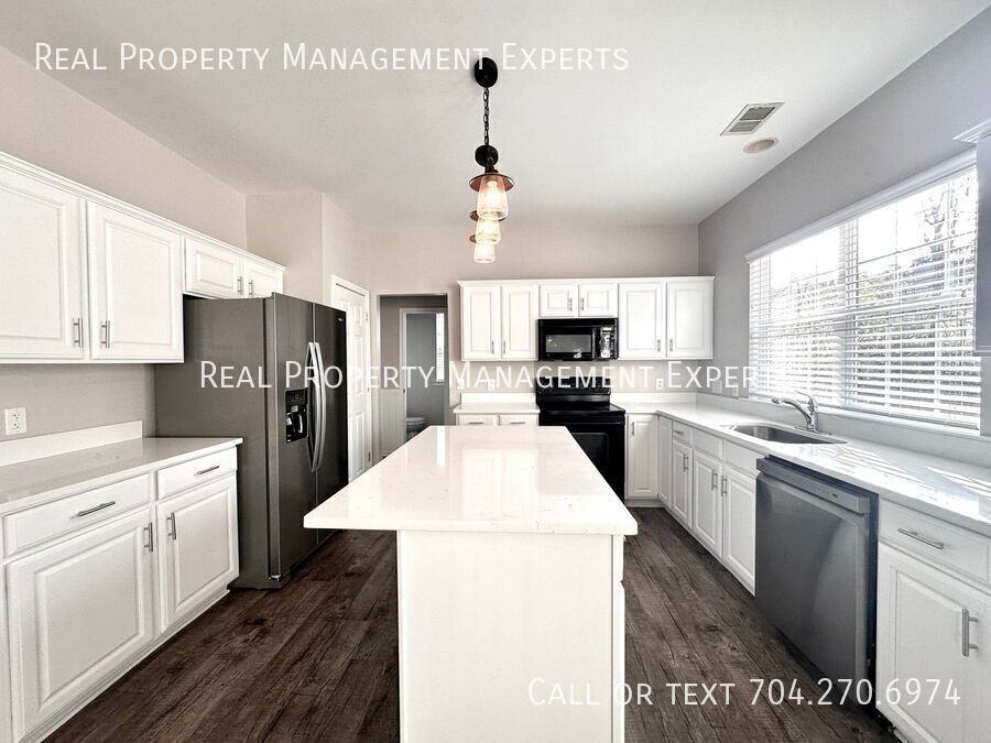 18124 Harbor Mist Rd - Photo 3 of 27