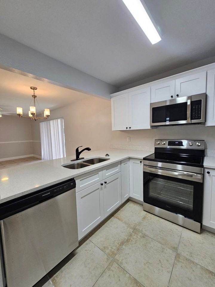 1421 Windorah Way #E - Photo 7 of 18