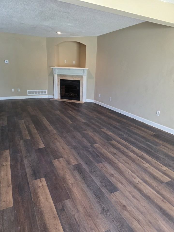 912 Sw Imperial Ln #1 - Photo 4 of 14