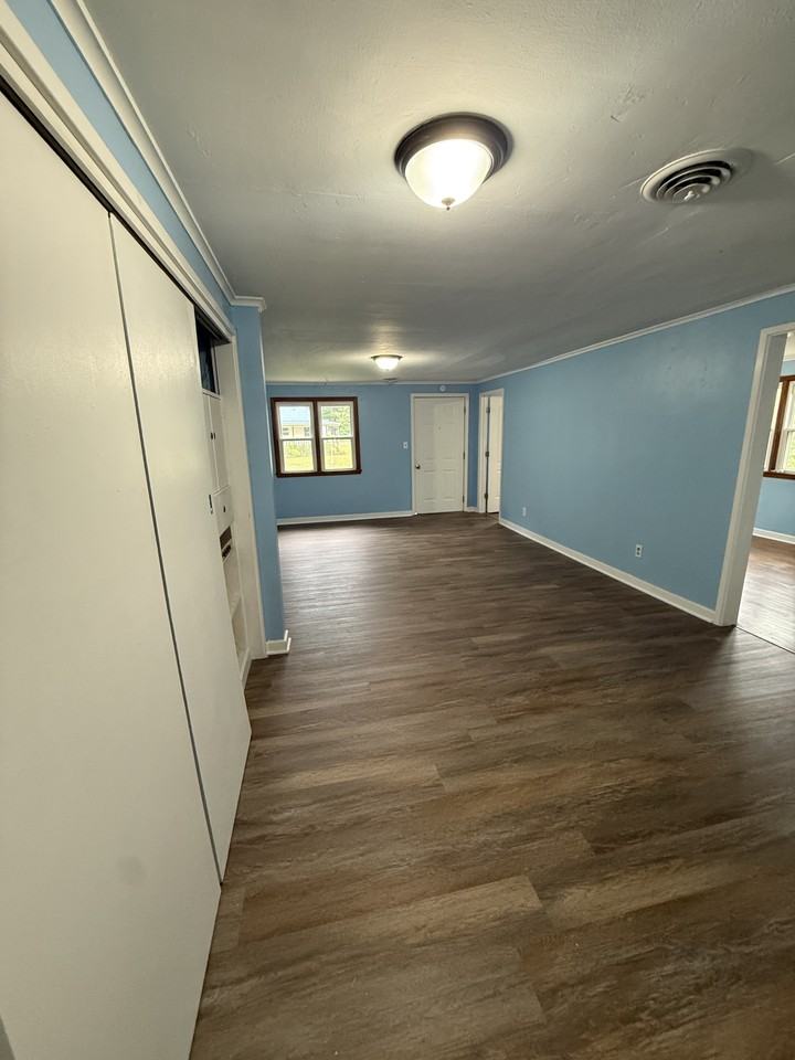 486 Fieldcrest Dr #NA - Photo 2 of 13