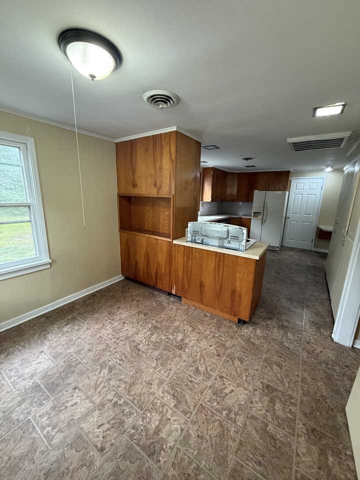 486 Fieldcrest Dr #NA - Photo 4 of 13