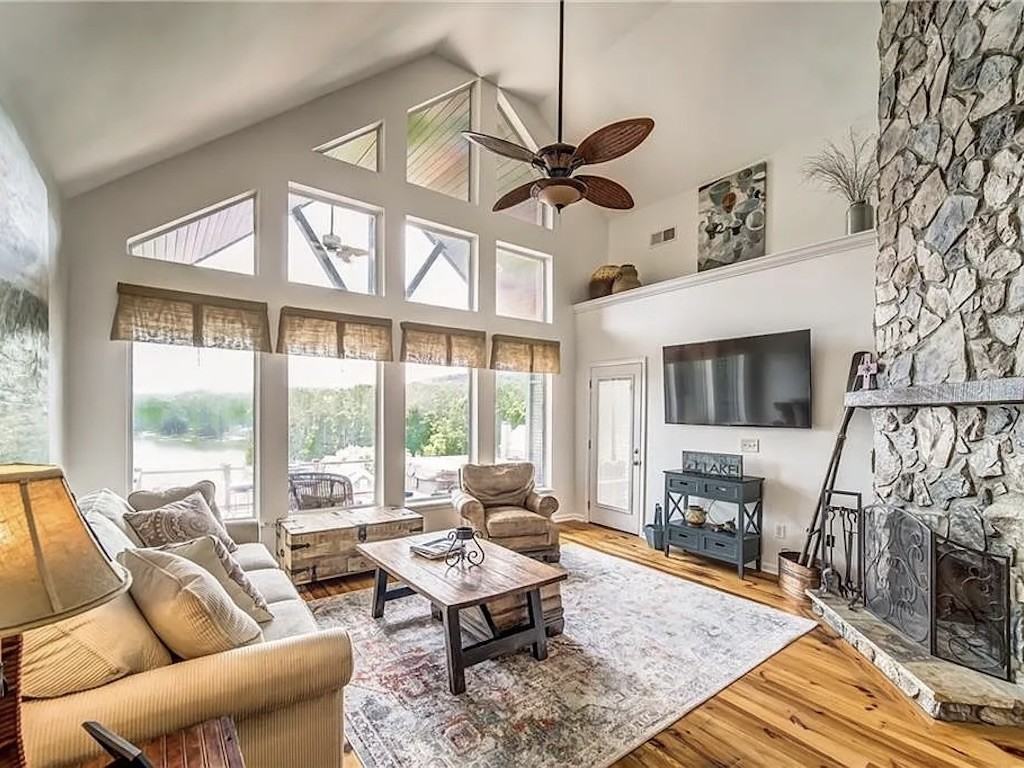 213 Lakeside Dr #NA - Photo 5 of 22