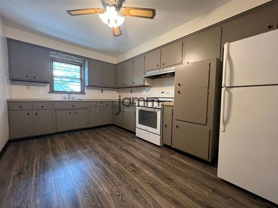 26200 Lake Shore Blvd #2 - Photo 4 of 17