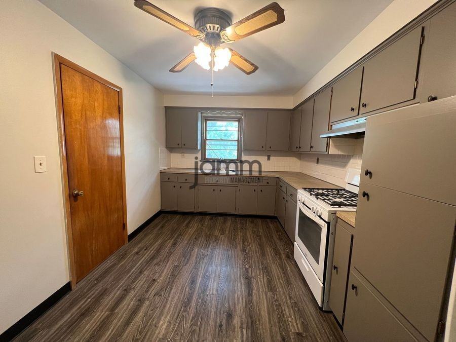 26200 Lake Shore Blvd #2 - Photo 5 of 17