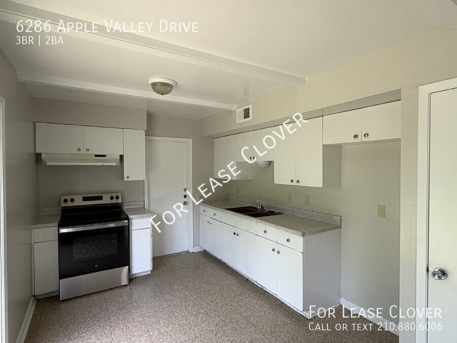 6286 Apple Valley Dr - Photo 4 of 9