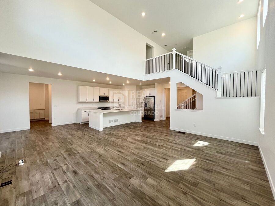 14833 Fairfax St - Photo 2 of 22