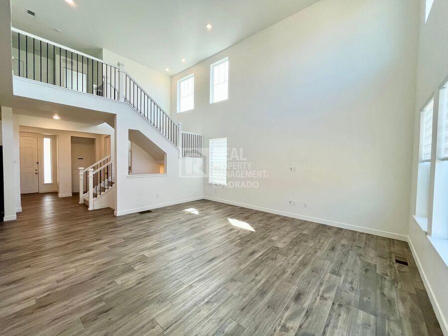 14833 Fairfax St - Photo 3 of 22