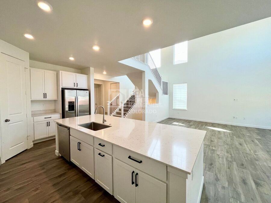 14833 Fairfax St - Photo 4 of 22