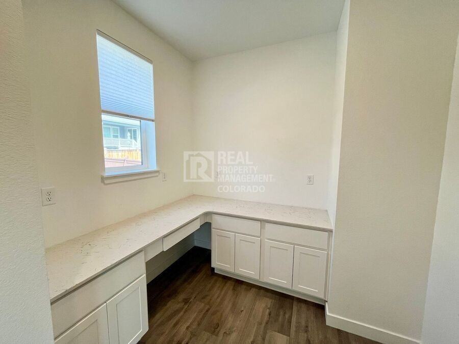 14833 Fairfax St - Photo 6 of 22