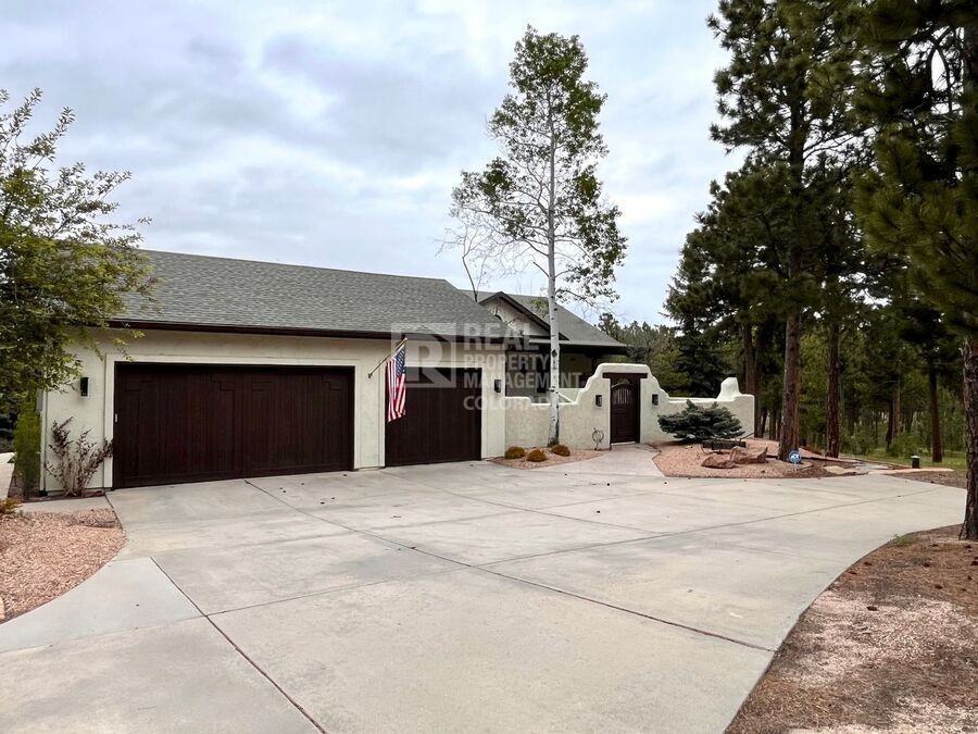 17995 Minglewood Trl - Photo 4 of 50
