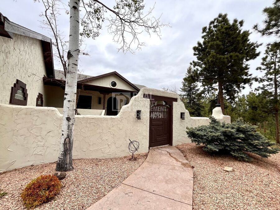 17995 Minglewood Trl - Photo 5 of 50