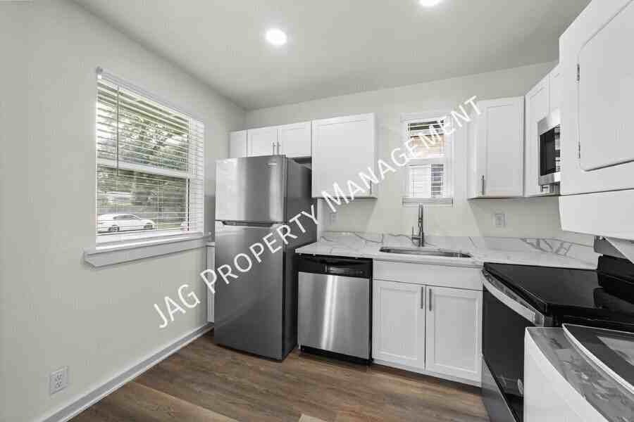 1078 Day Ave - Photo 4 of 15