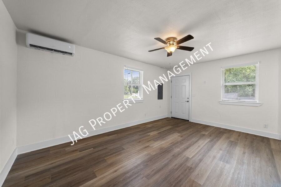1078 Day Ave - Photo 6 of 15