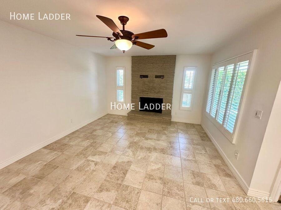 8084 E Del Laton Dr - Photo 6 of 27