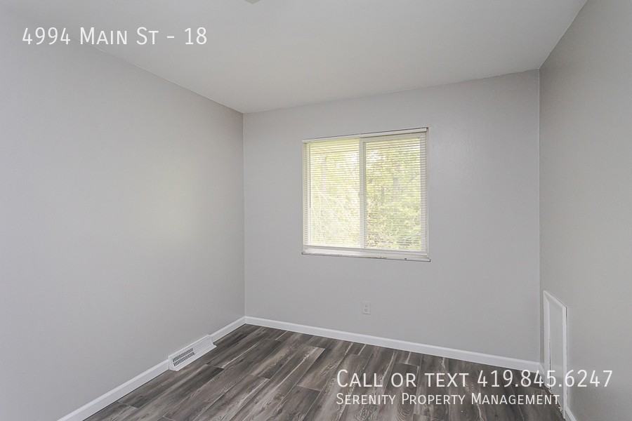 4994 Main St #18 - Photo 4 of 11