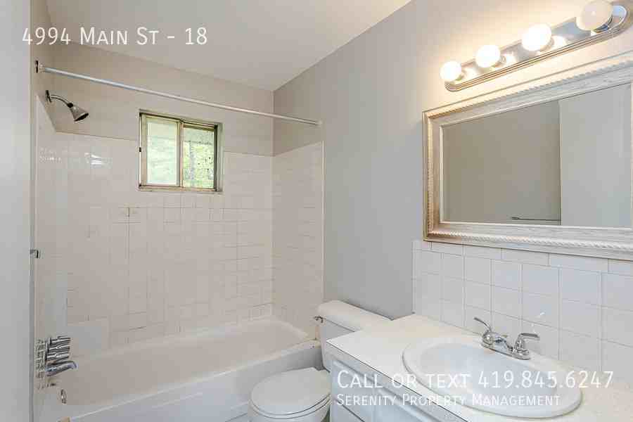 4994 Main St #18 - Photo 6 of 11