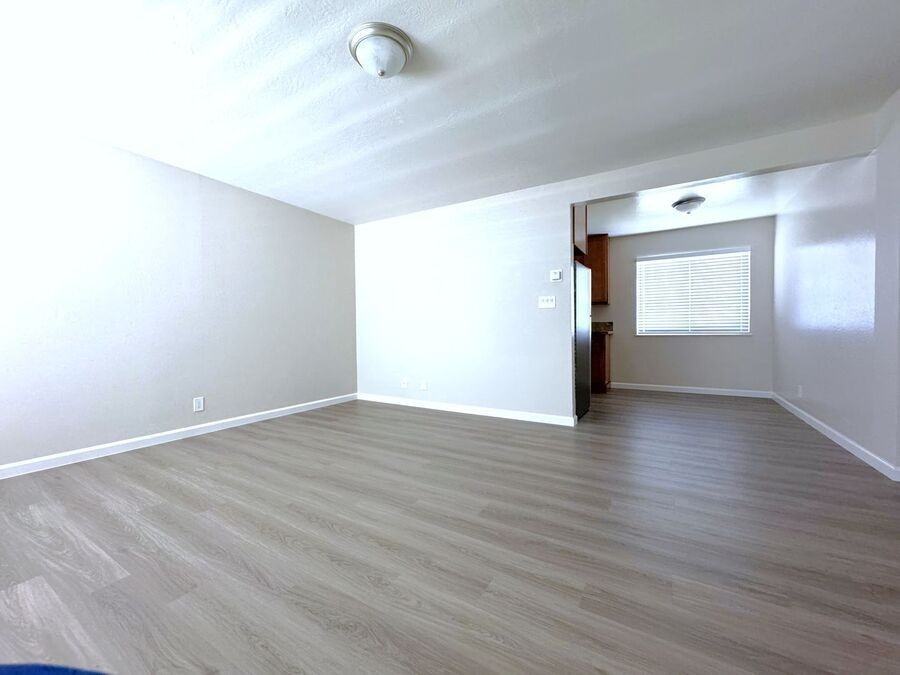 170 Stoakes Ave #09 - Photo 6 of 12