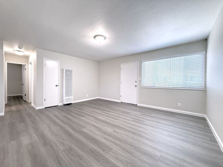 170 Stoakes Ave #09 - Photo 4 of 12