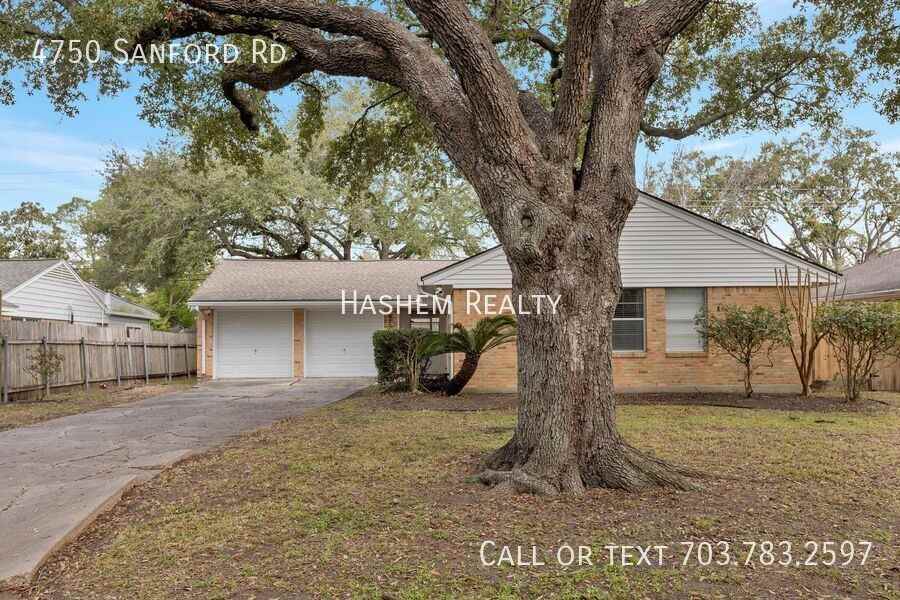 4750 Sanford Rd - Photo 2 of 15