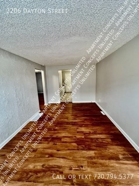 2206 Dayton St - Photo 3 of 8