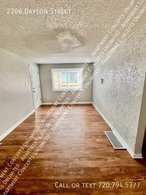 2206 Dayton St - Photo 4 of 8