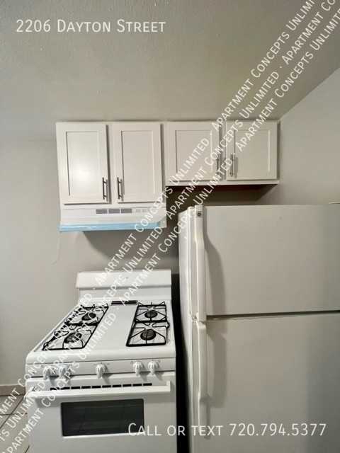 2206 Dayton St - Photo 6 of 8