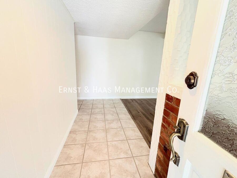 11381 Foster Rd - Photo 2 of 29