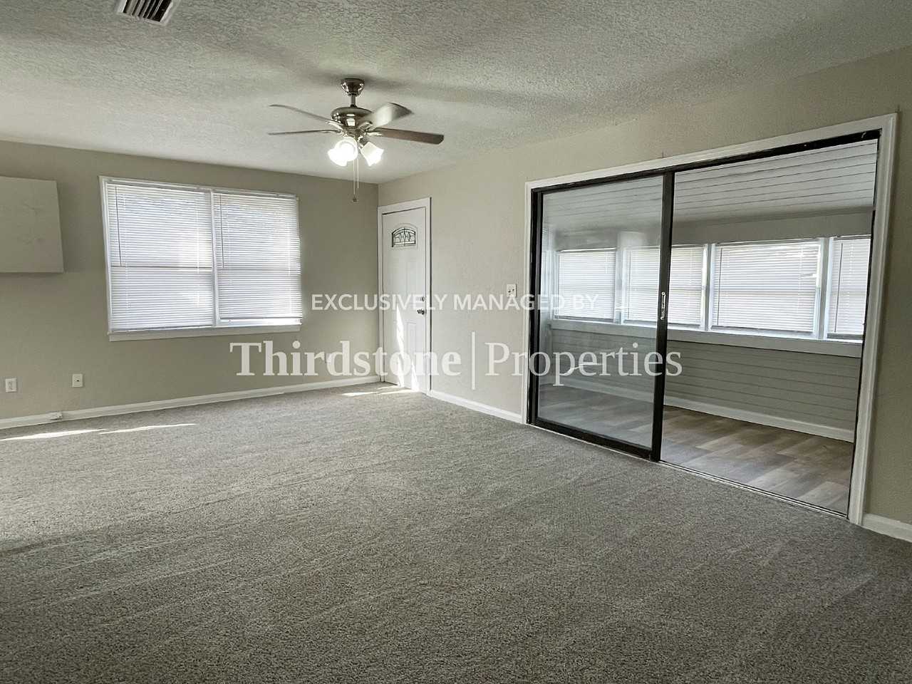 318 E 19th St - Photo 2 of 21