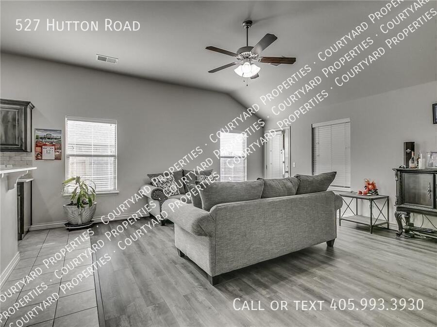 527 Hutton Rd - Photo 6 of 30