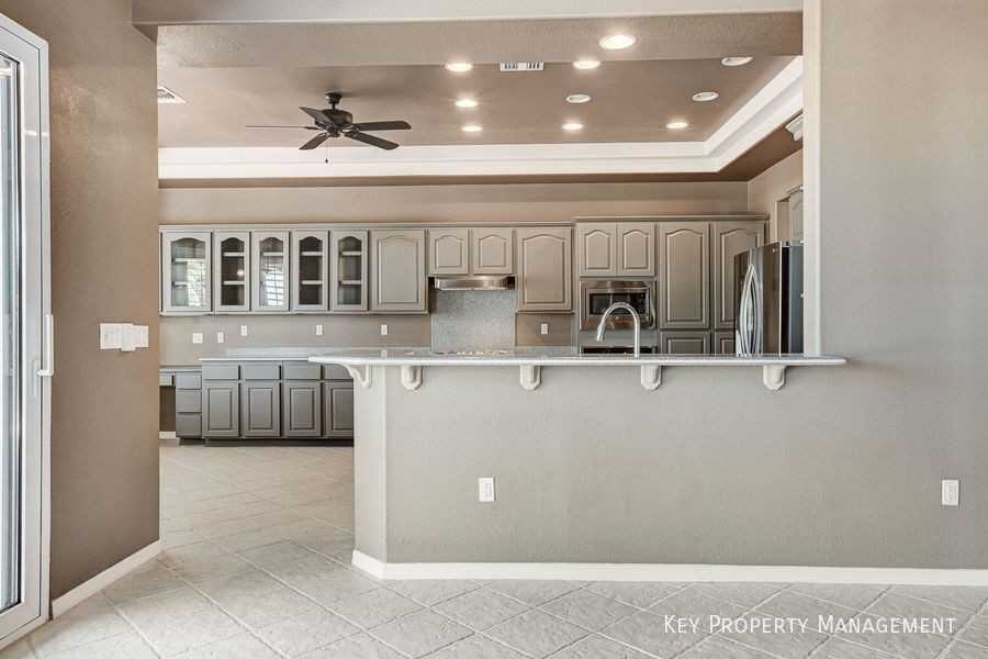 2240 Sun Cliffs St - Photo 5 of 45