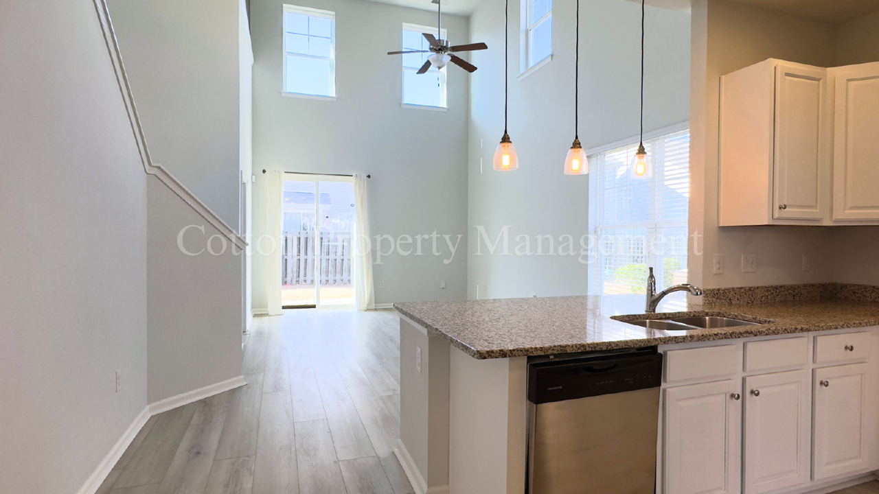 7313 Chipley Dr - Photo 5 of 39