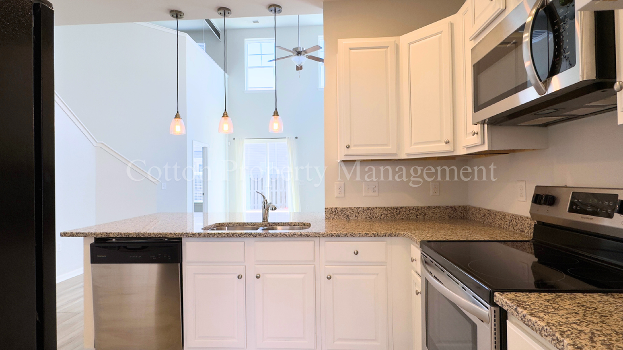 7313 Chipley Dr - Photo 7 of 39