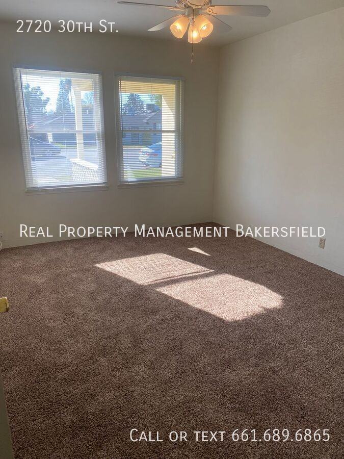 2720 30th St - Photo 4 of 30