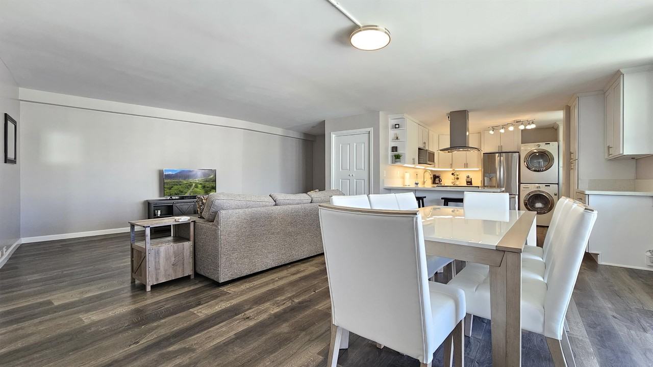222 Liliuokalani Ave #1403 - Photo 6 of 30