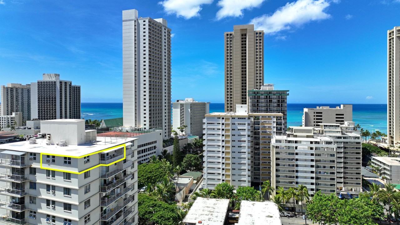 222 Liliuokalani Ave #1403 - Photo 5 of 30