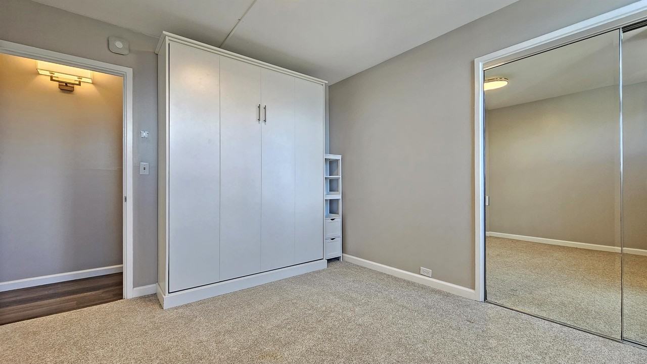 222 Liliuokalani Ave #1403 - Photo 4 of 30