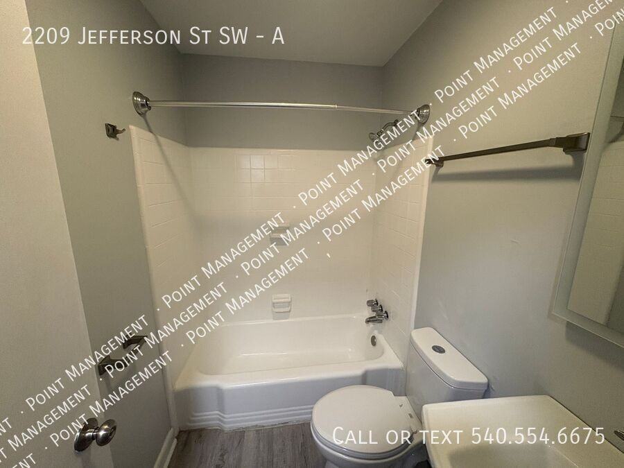 2209 Jefferson St Sw #A - Photo 4 of 8