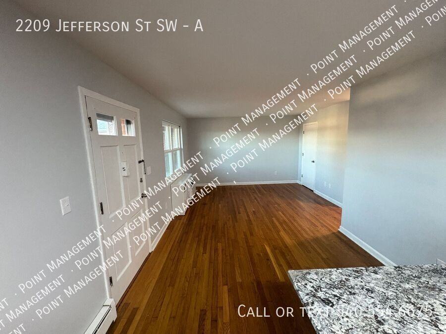 2209 Jefferson St Sw #A - Photo 5 of 8