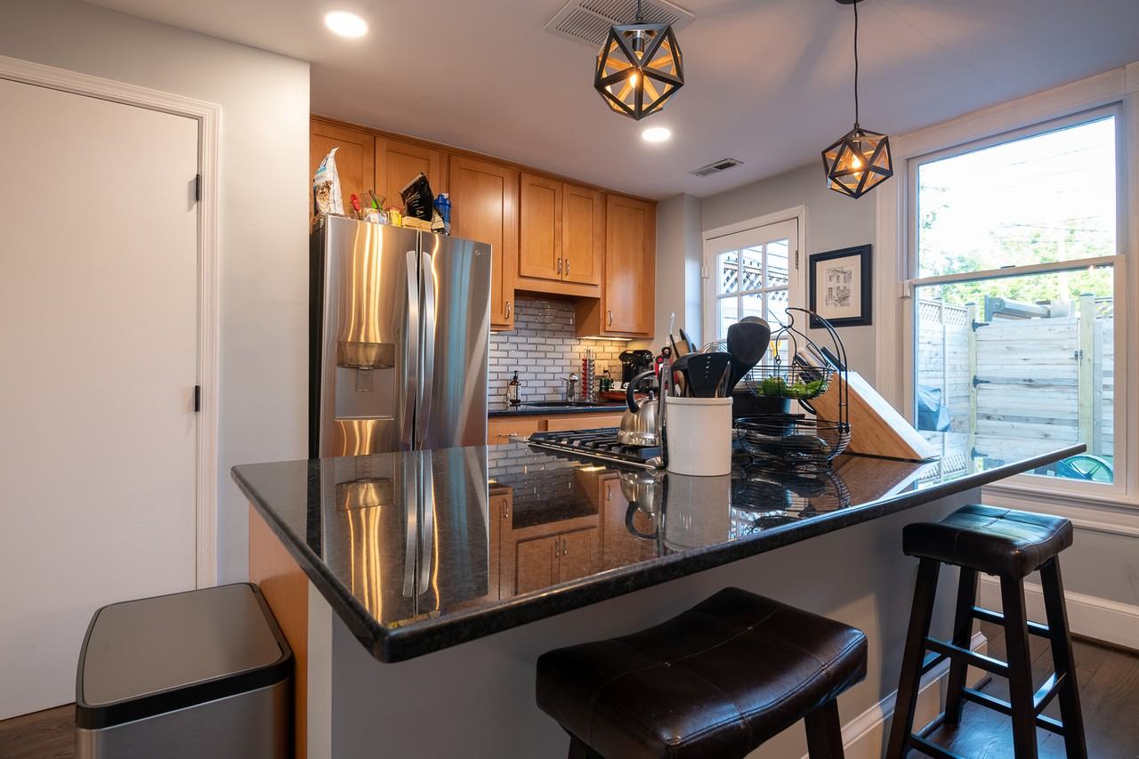 209 17th St Se - Photo 5 of 20