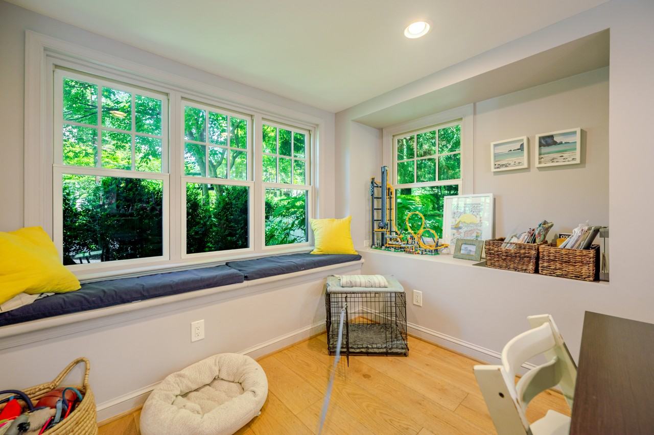 4612 Sedgwick St Nw - Photo 7 of 50
