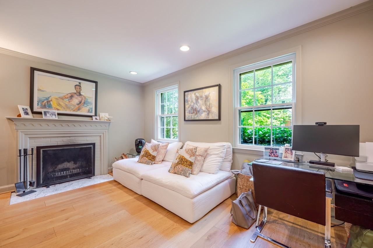 4612 Sedgwick St Nw - Photo 2 of 50
