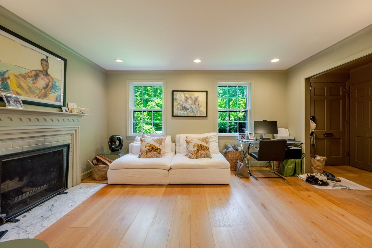 4612 Sedgwick St Nw - Photo 4 of 50