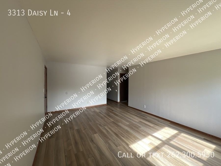 3313 Daisy Ln #4 - Photo 3 of 14