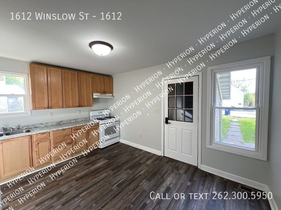 1612 Winslow St #1612 - Photo 6 of 21