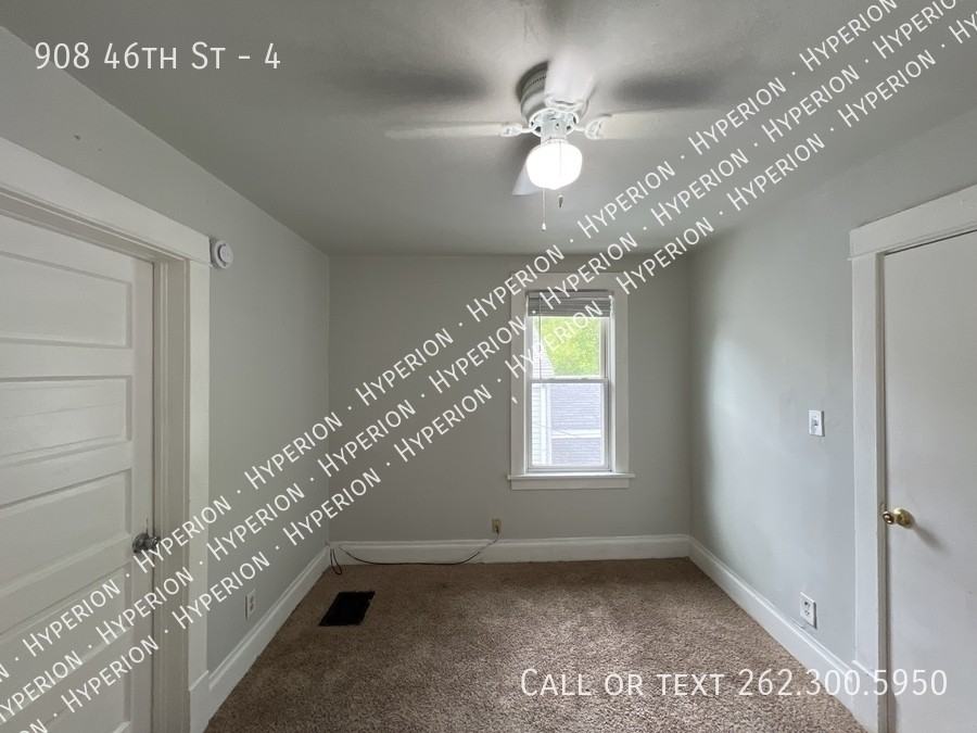 908 46th St #4 - Photo 4 of 14