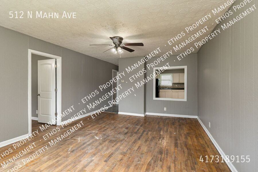 512 N Mahn Ave - Photo 3 of 12
