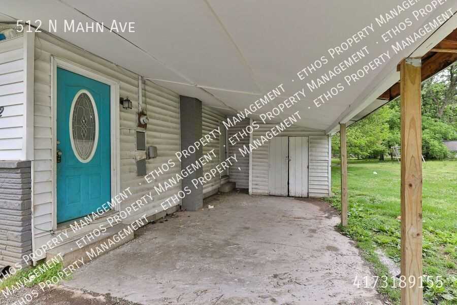 512 N Mahn Ave - Photo 2 of 12