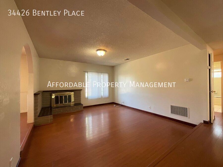 34426 Bentley Pl - Photo 5 of 15